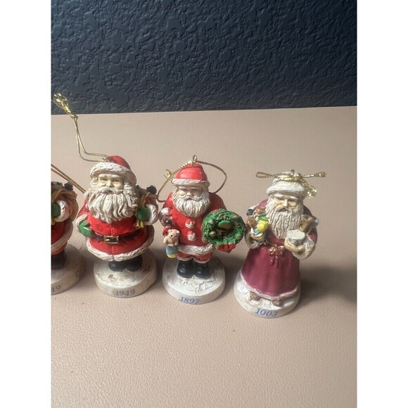 Lot of 5 Vintage Russ Berrie Santa Through the Ages Holiday Figurines Decor - Picture 4 of 7